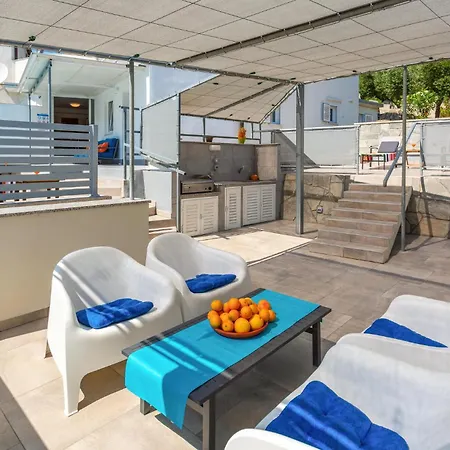Holiday home Gorgeous In With Wifi Draga Bascanska